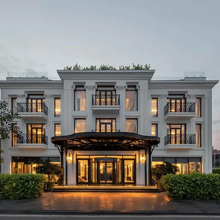 Elegant Mansion 88-3